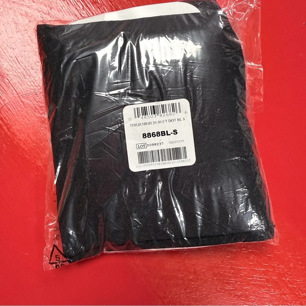NWT THIGH HIGH COMPRESSION TIGHTS SMALL